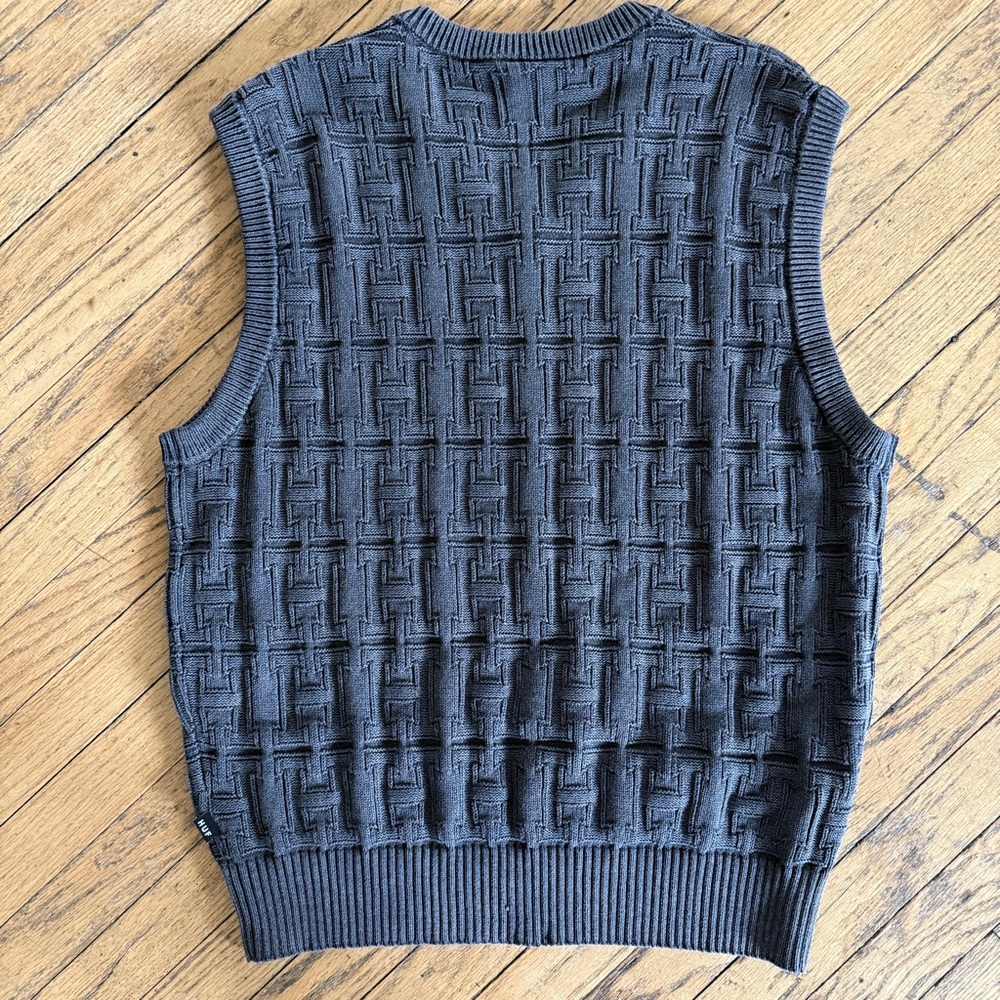 HUF Unisex Jacquard Sweater Vest - Picture 2 of 9